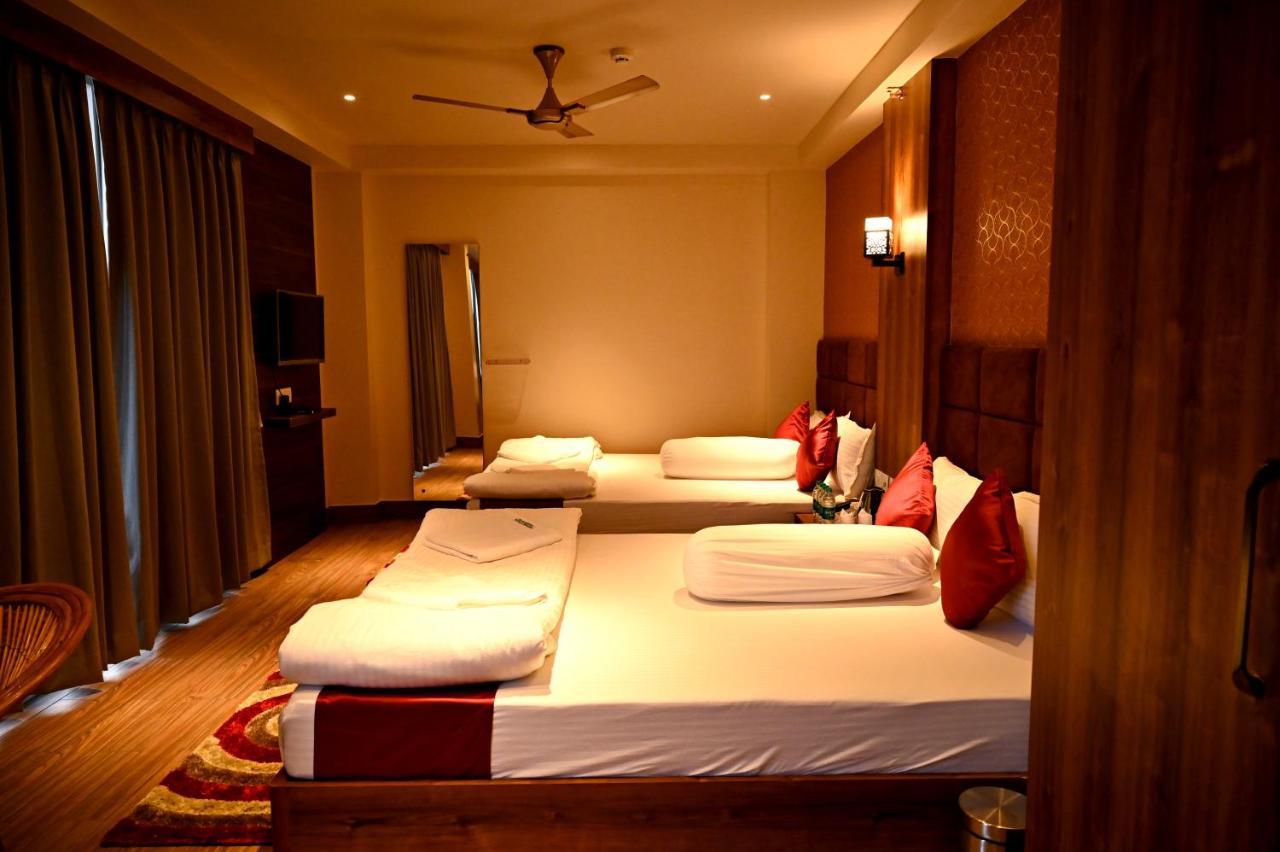 Blue Waves Hotel Tajpur Экстерьер фото
